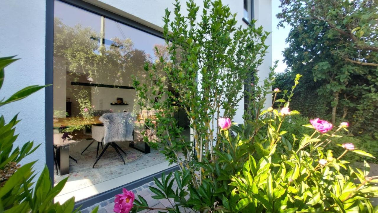 Adenauer Zwoelf - Das 5 Sterne Ferienhaus Mit Sauna Und Garten Am Eifelsteig Kerpen  Exterior photo