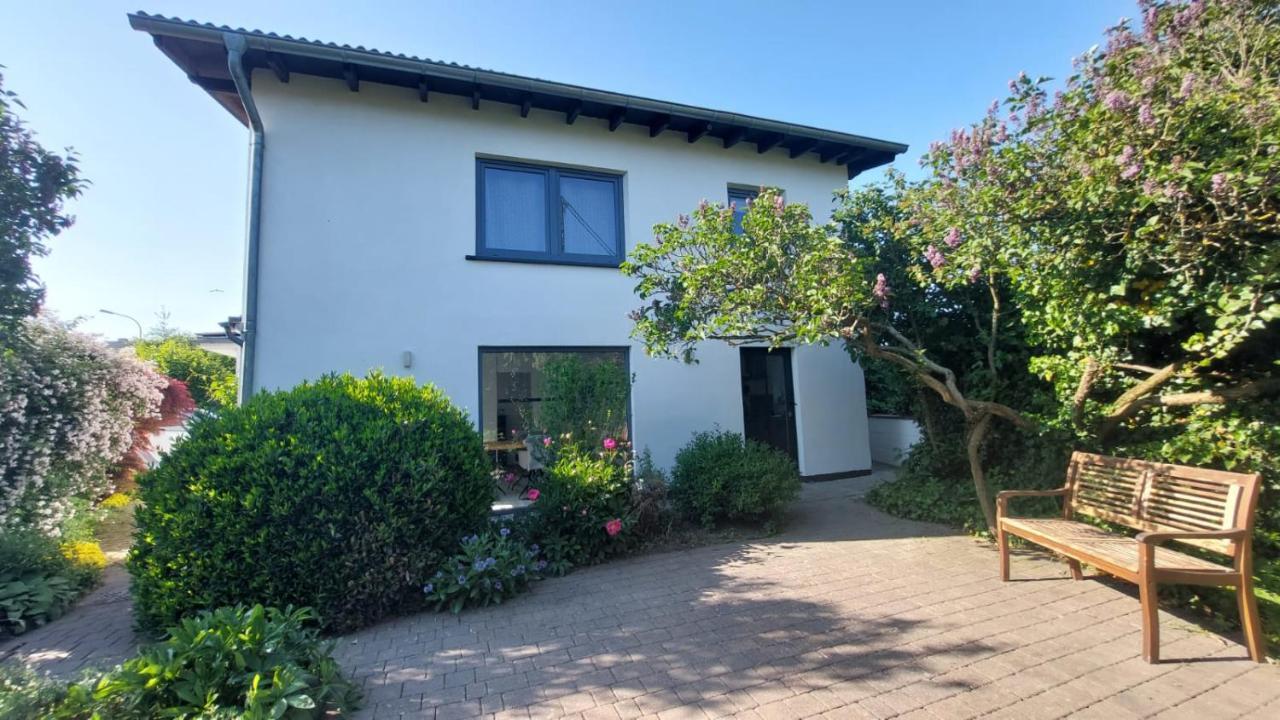 Adenauer Zwoelf - Das 5 Sterne Ferienhaus Mit Sauna Und Garten Am Eifelsteig Kerpen  Exterior photo
