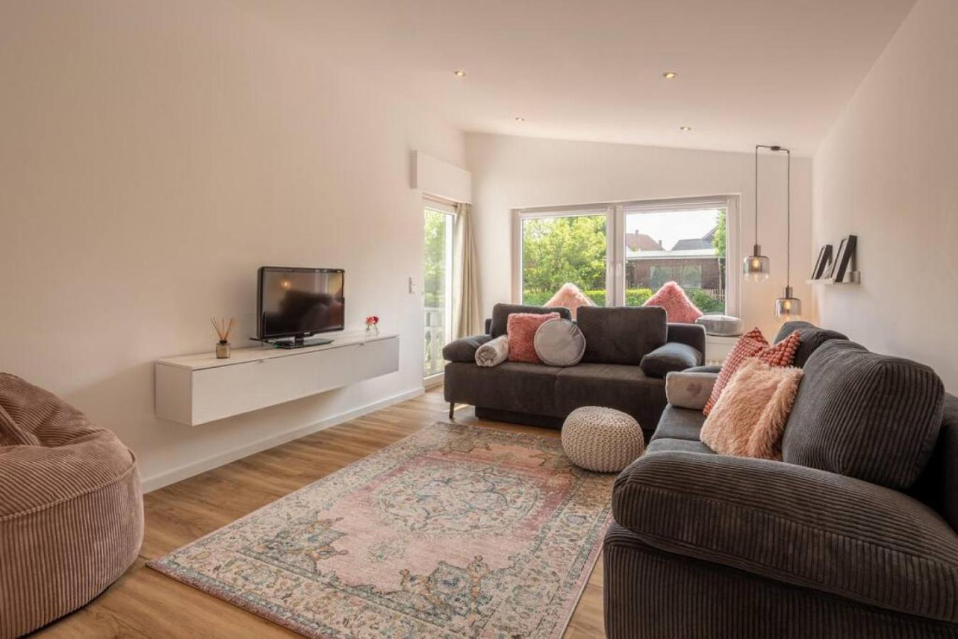 Adenauer Zwoelf - Das 5 Sterne Ferienhaus Mit Sauna Und Garten Am Eifelsteig Kerpen  Exterior photo